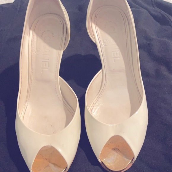 Channel cream shoes - Picture 1 of 4